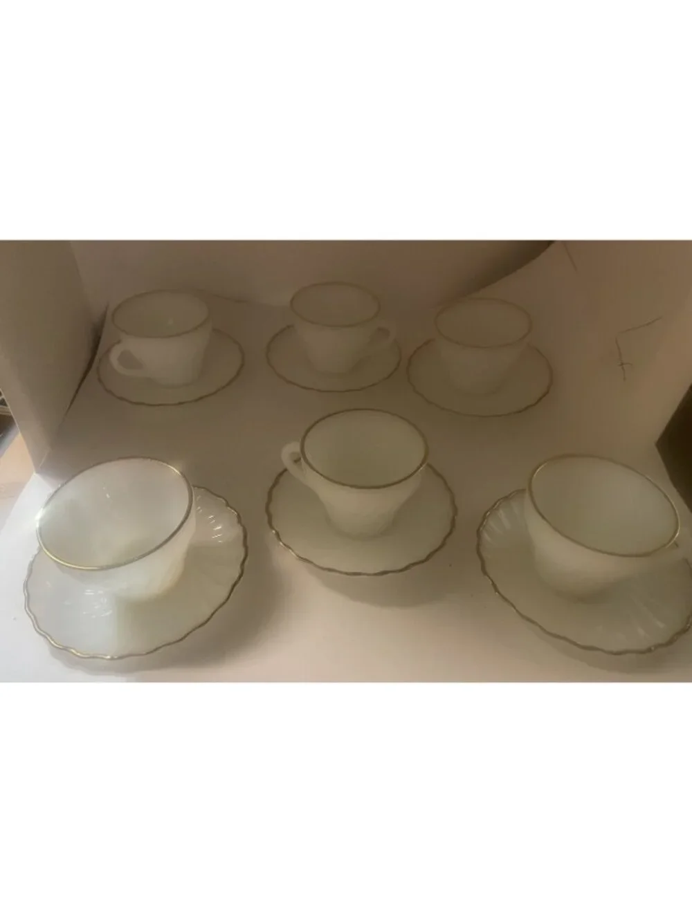 FIRE-KING/Anchor Hocking 1950 White Milk Glass Swirl Vintage Gold anniversary